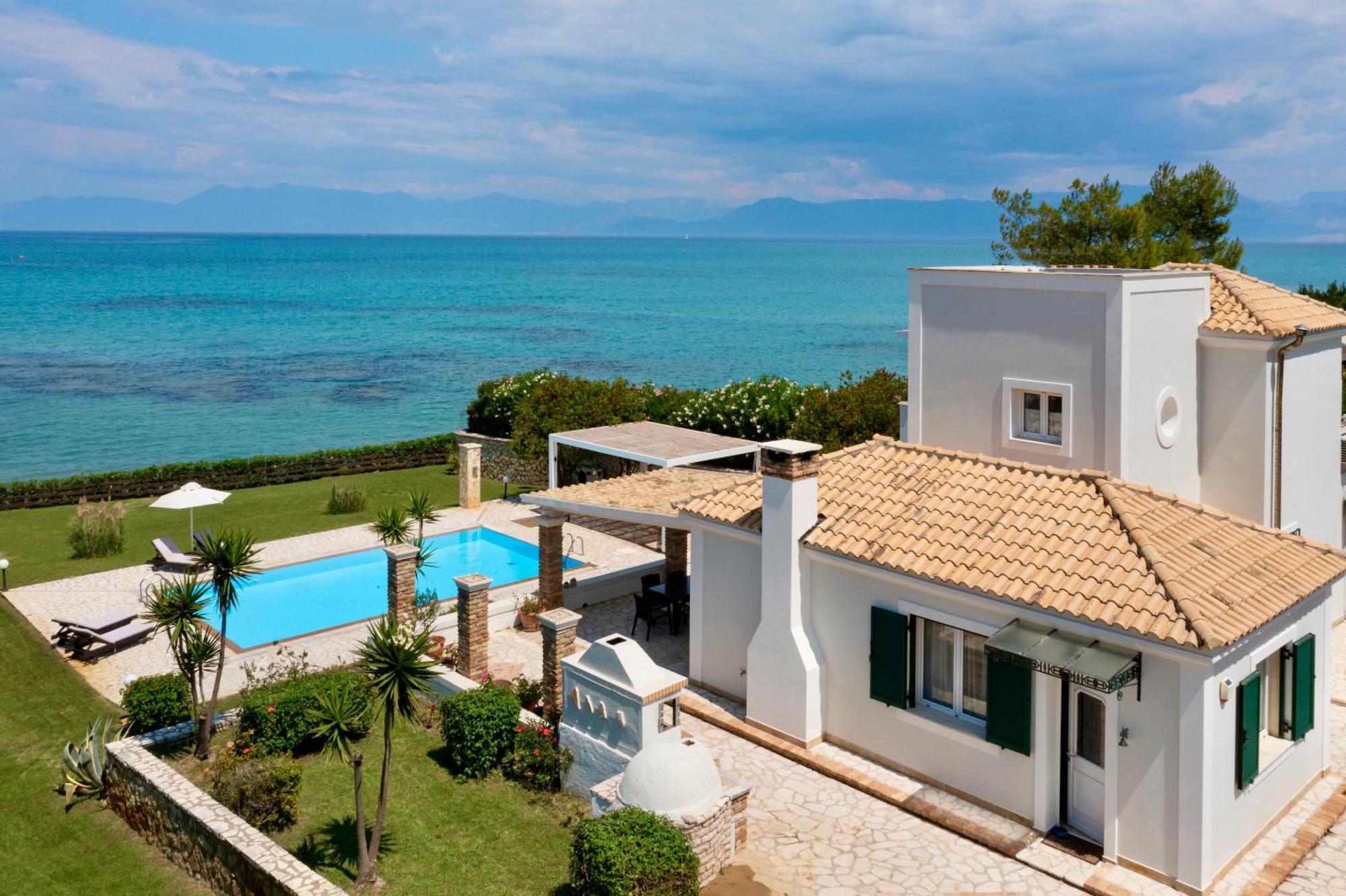 Beachfront Villa Victoras - With Private Beach Sidari  Exterior photo